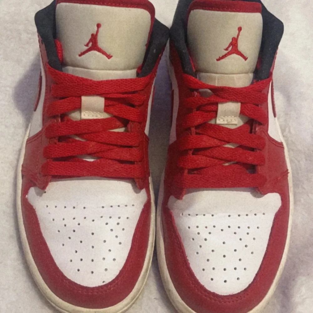 Nike - Picture 3 of 4